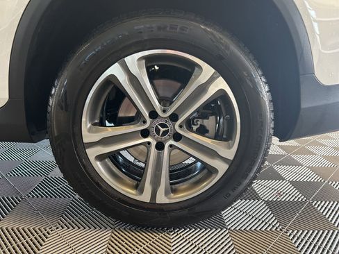 Used 2019 Mercedes-Benz GLC 300 4MATIC image 9