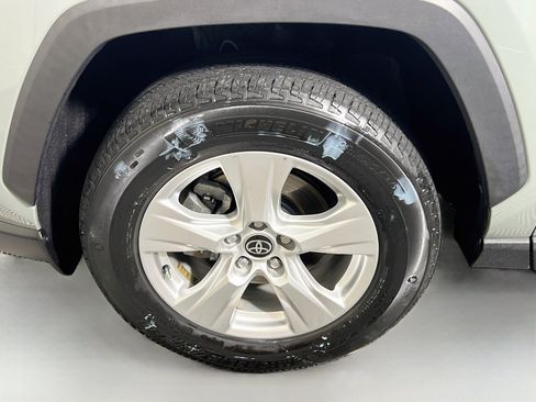 Used 2021 Toyota RAV4 XLE FWD image 13
