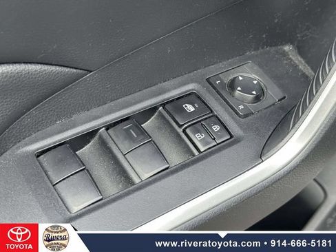 Used 2019 Toyota RAV4 LE w/ Carpet Mat Package AWD/4WD image 19