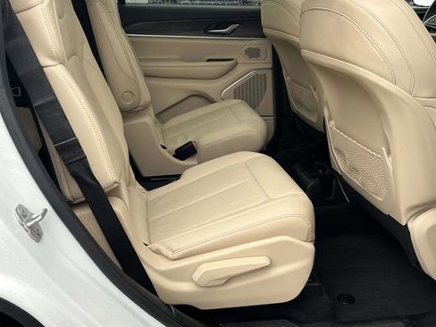 Used 2022 Jeep Grand Cherokee L Limited image 24