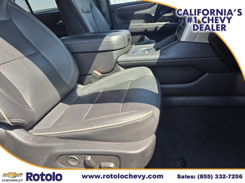 Used 2023 Chevrolet Suburban Premier image 11