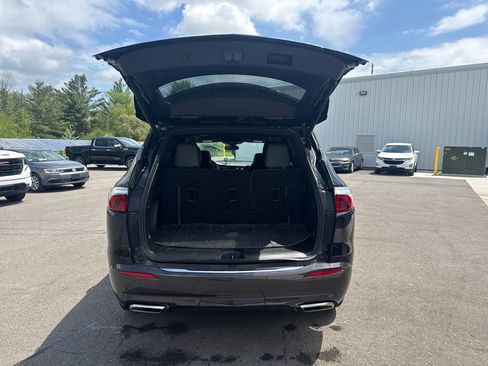 Used 2024 Buick Enclave Essence AWD/4WD image 22