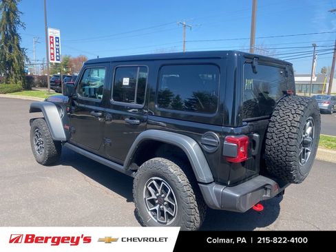 Used 2025 Jeep Wrangler Unlimited Rubicon image 6