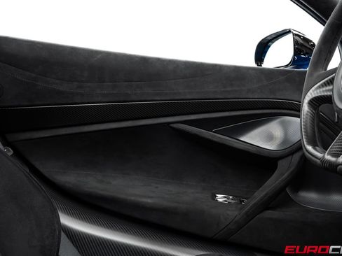 Used 2022 McLaren 765LT RWD image 32