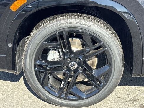 New 2026 Volkswagen Tiguan SE R-Line AWD/4WD image 22