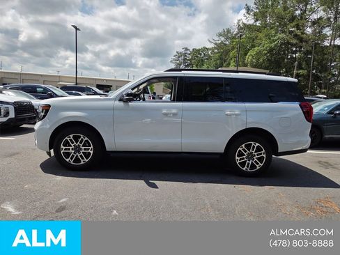 Used 2025 Ford Expedition Active AWD/4WD image 3