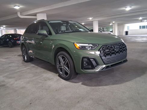 Used 2023 Audi Q5 e Premium Plus image 5