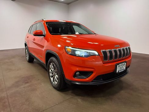 Used 2021 Jeep Cherokee Latitude Lux w/ Comfort/Convenience Group AWD/4WD image 30