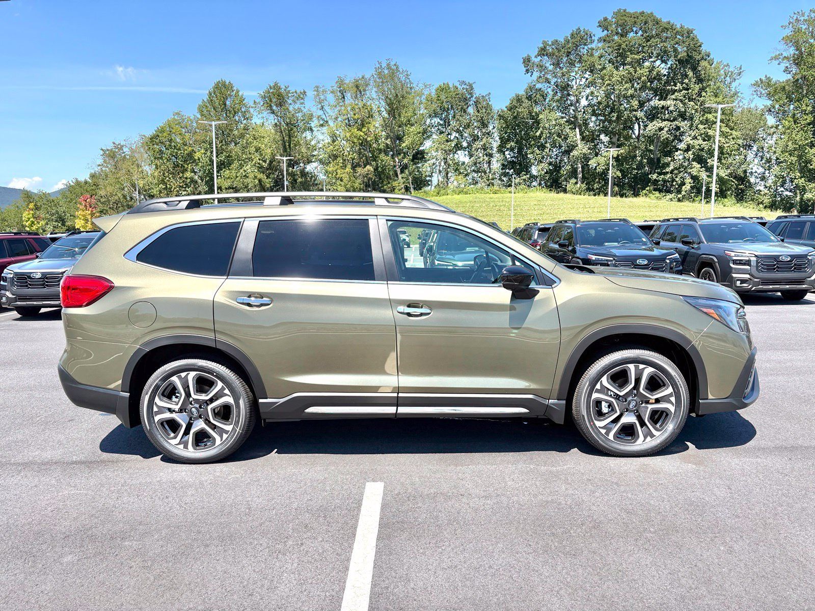 New 2026 Subaru Ascent Touring w/ Popular Package #1 AWD/4WD image 6