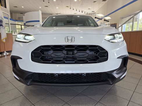 New 2026 Honda HR-V LX image 2