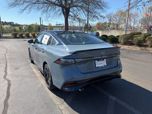 New 2026 Nissan Sentra SR w/ Floor Mat Package image 5