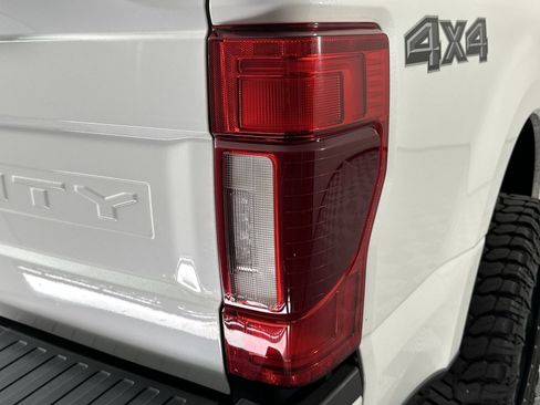 Used 2022 Ford F250 Lariat w/ Black Appearance Package AWD/4WD image 26