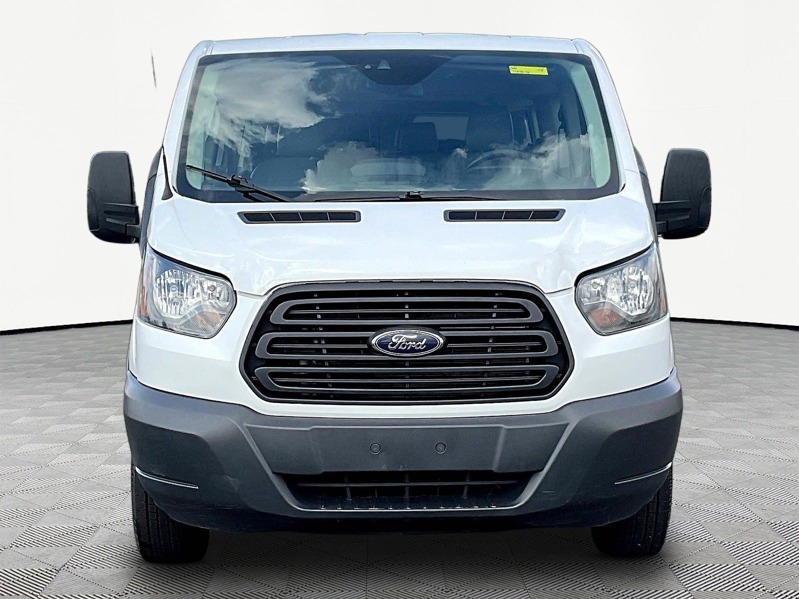 Used 2018 Ford Transit 350 XL RWD image 2