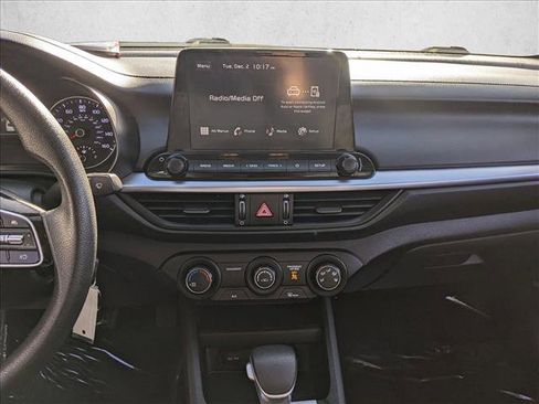 Used 2022 Kia Forte LXS image 13