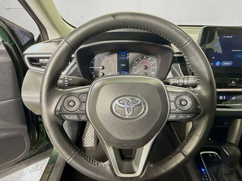 Used 2024 Toyota Corolla Cross LE image 11