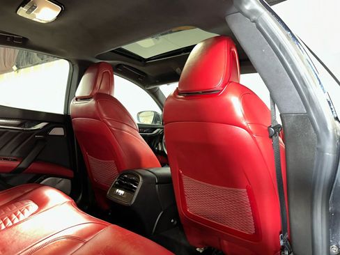 Used 2019 Maserati Ghibli GranSport image 33