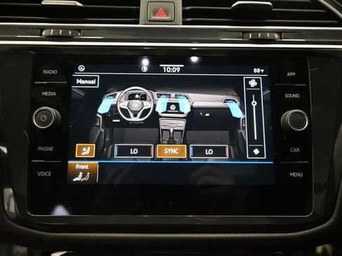 Used 2024 Volkswagen Tiguan SE FWD image 17