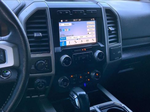Used 2019 Ford F150 Lariat w/ Equipment Group 502A Luxury AWD/4WD image 7