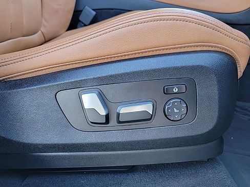 Used 2022 BMW X5 xDrive40i w/ M Sport Package image 18