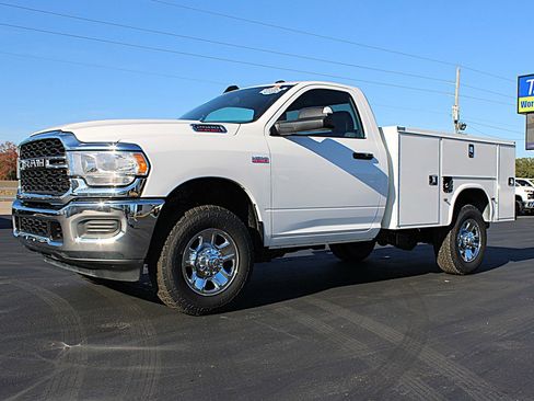 Used 2021 RAM 2500 Tradesman w/ Chrome Appearance Group image 3