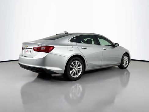 Used 2018 Chevrolet Malibu LT w/ Driver Confidence Package FWD image 7