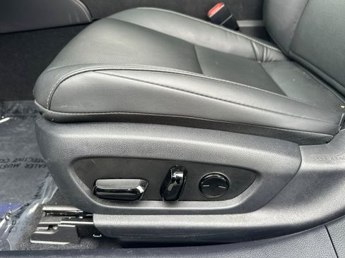Used 2025 Lexus ES 300h F Sport FWD image 13
