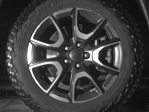 Used 2025 Jeep Compass Trailhawk image 13