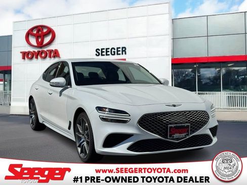 Used 2025 Genesis G70 2.5T image 1