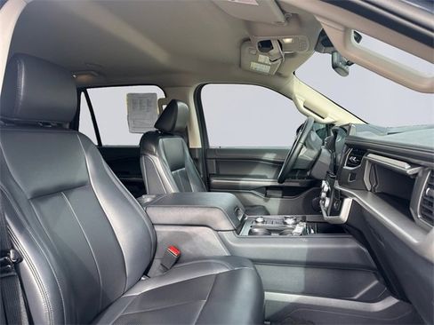 Used 2024 Ford Expedition Max XLT image 11