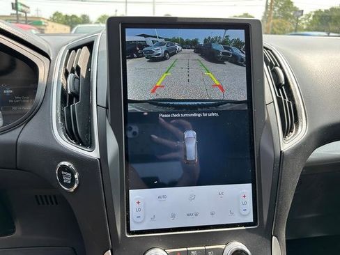 Used 2024 Ford Edge SEL image 18