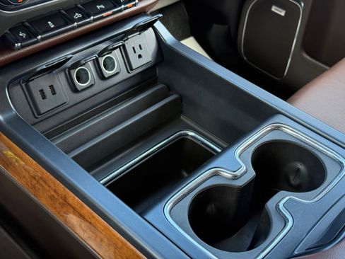 Used 2016 Chevrolet Silverado 1500 High Country w/ High Country Premium Package image 31