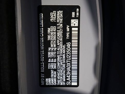 New 2026 Rolls-Royce Cullinan Black Badge image 33