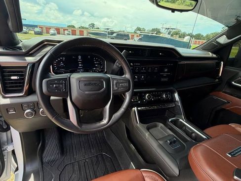 Used 2024 GMC Sierra 2500 Denali Ultimate AWD/4WD image 10