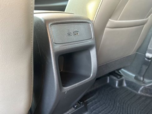 Used 2025 Chevrolet Trax ACTIV w/ Driver Confidence Package image 28