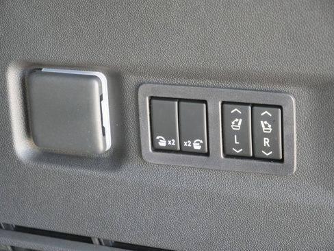 New 2026 GMC Yukon XL Denali w/ Sun & Power Step Package AWD/4WD image 33