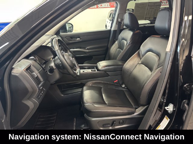 Used 2023 Nissan Pathfinder SL AWD/4WD image 4