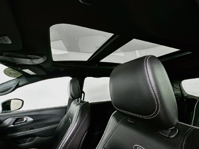Used 2025 Chrysler Pacifica Limited FWD image 20