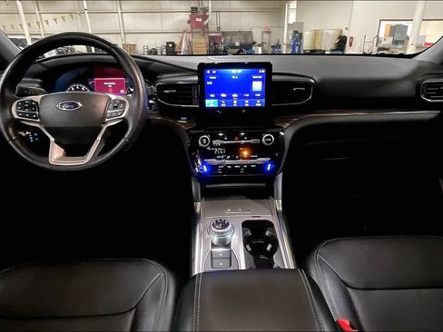 Certified 2023 Ford Explorer Limited w/ Equipment Group 301A AWD/4WD image 14