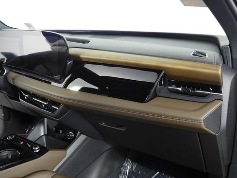 Used 2025 Audi Q6 e-tron Premium w/ 20" Wheel Package image 14