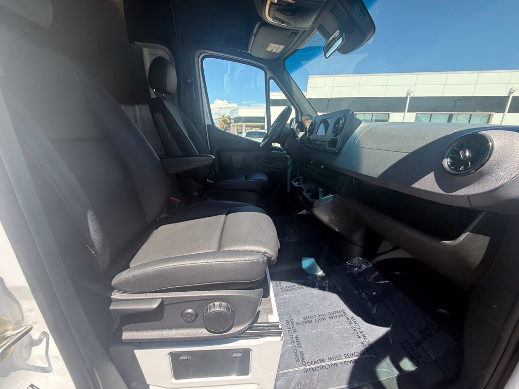 Used 2024 Mercedes-Benz Sprinter 2500 image 11