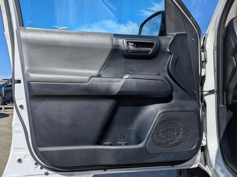 Used 2019 Toyota Tacoma SR5 image 13