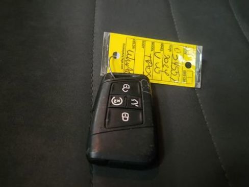 Used 2024 Volkswagen Taos SE image 14