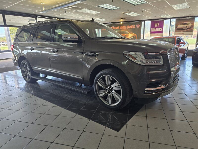 Used 2018 Lincoln Navigator L Black Label AWD/4WD image 3