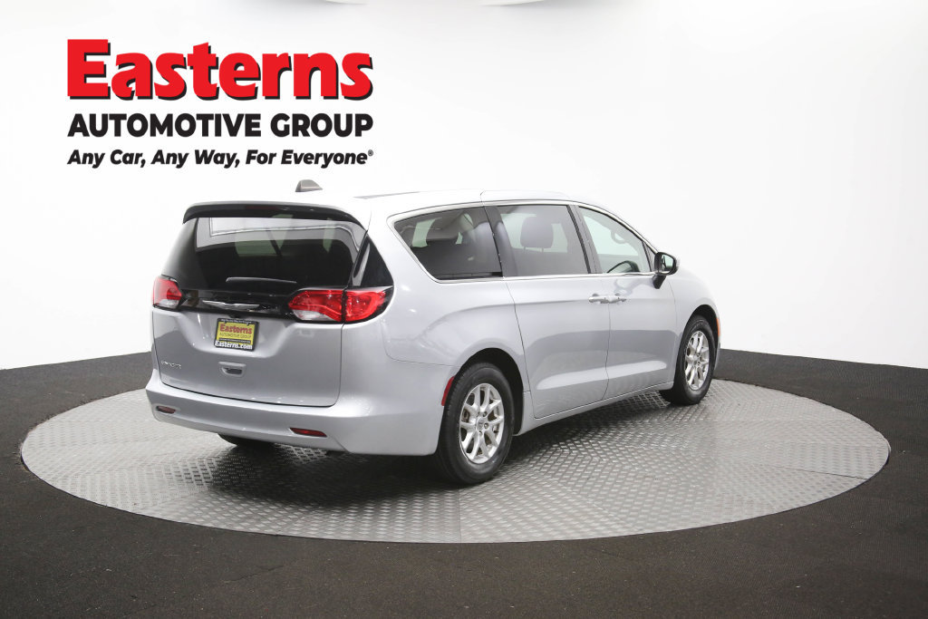 Used 2023 Chrysler Voyager LX FWD image 43