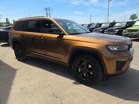 New 2026 Jeep Grand Cherokee L Limited w/ Limited Altitude Package AWD/4WD image 51