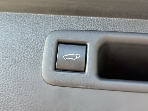 Certified 2022 Toyota Highlander XLE image 18