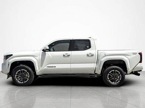 Certified 2026 Toyota Tacoma TRD Sport AWD/4WD image 2