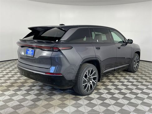 New 2025 Jeep Wagoneer S Limited image 24