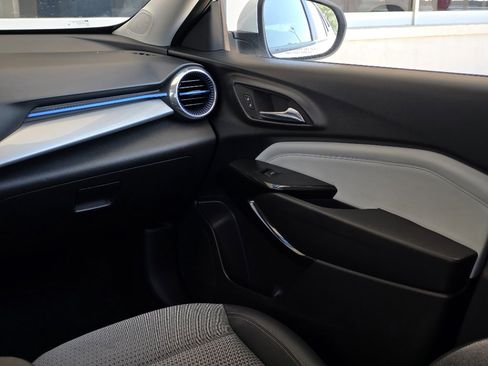 Used 2024 Chevrolet Trax LT image 10