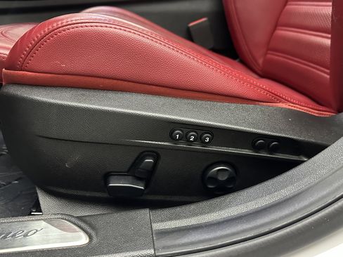 Used 2022 Alfa Romeo Giulia Veloce image 13